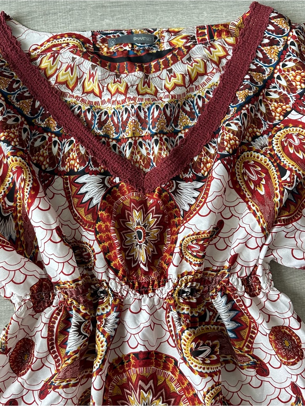 Smart Set Boho Medallion Print V-Neck Top Blouse - Picture 2 of 6